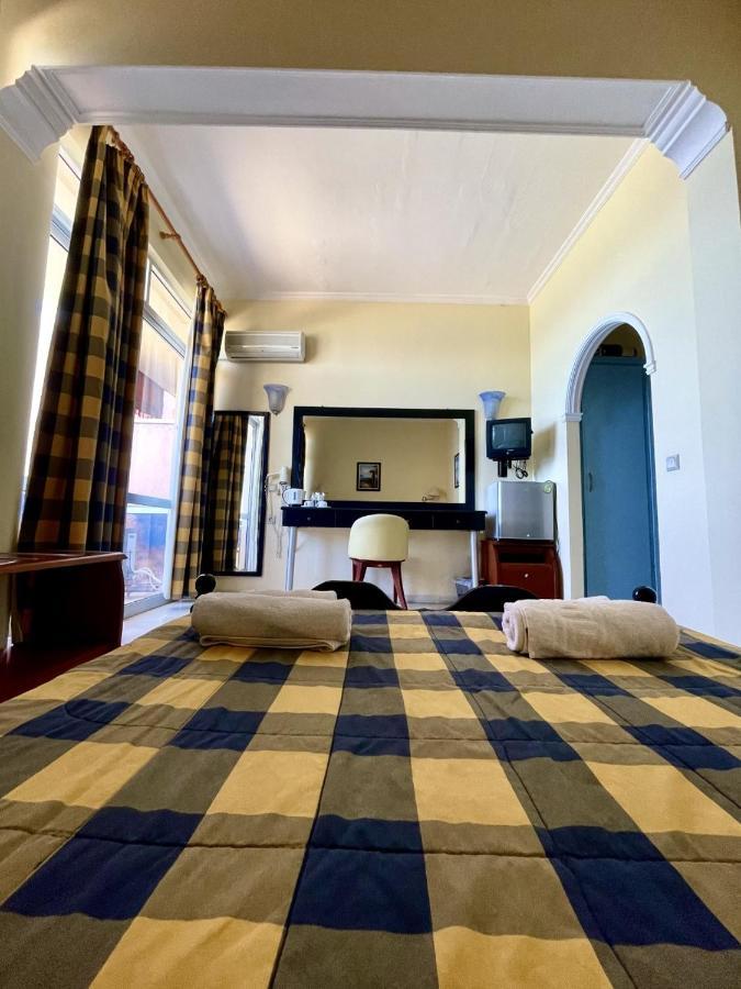 Christina Hotel Mesongi Luaran gambar