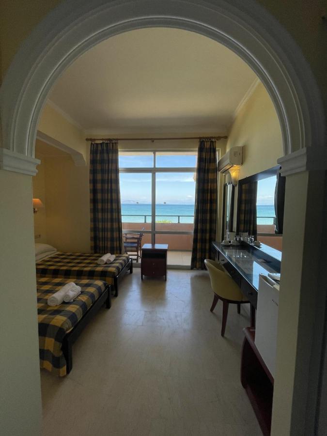 Christina Hotel Mesongi Luaran gambar